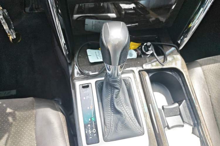 Used Toyota Reiz 2013 2.5V Shangrui Edition Gear Lever