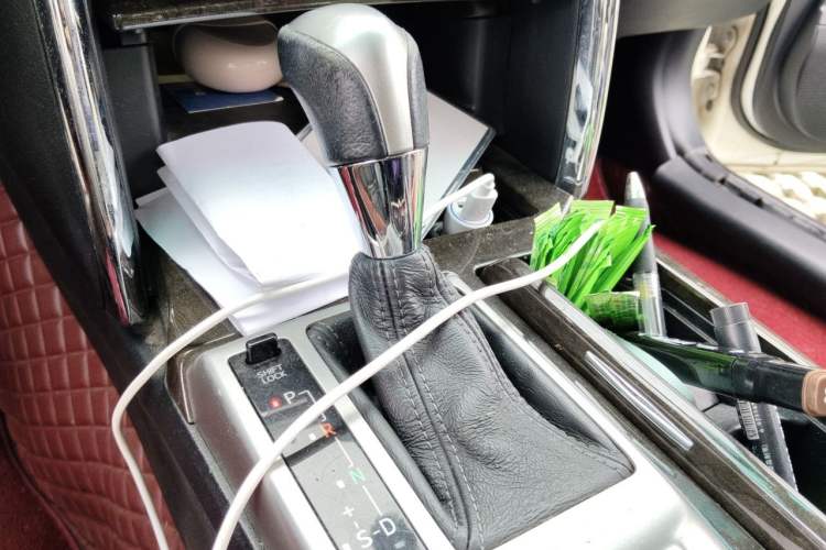 Used Toyota Reiz 2013 2.5V Elite Edition Gear Lever