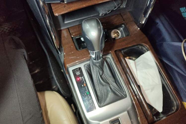 Used Toyota Reiz 2013 2.5V Shangrui Edition Gear Lever