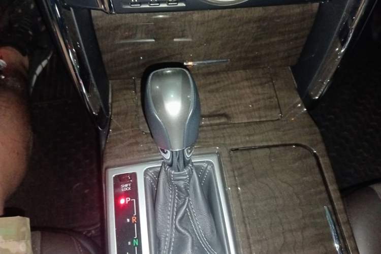 Used Toyota Reiz 2013 2.5V Shangrui Edition Gear Lever