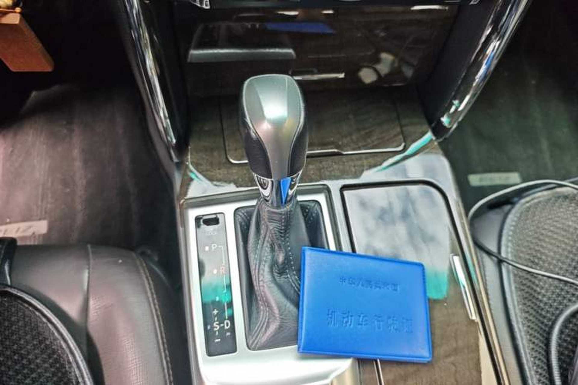 Used Toyota Reiz 2013 2.5V Elite Edition Gear Lever