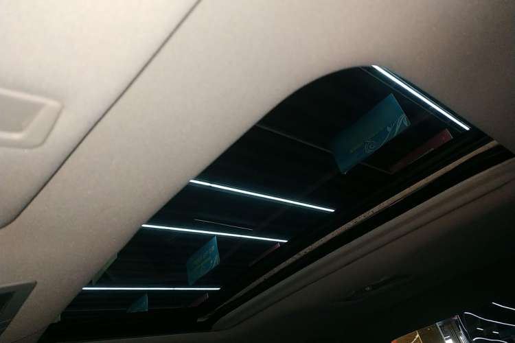 Used Toyota Reiz 2013 2.5V Elite Edition Headliner