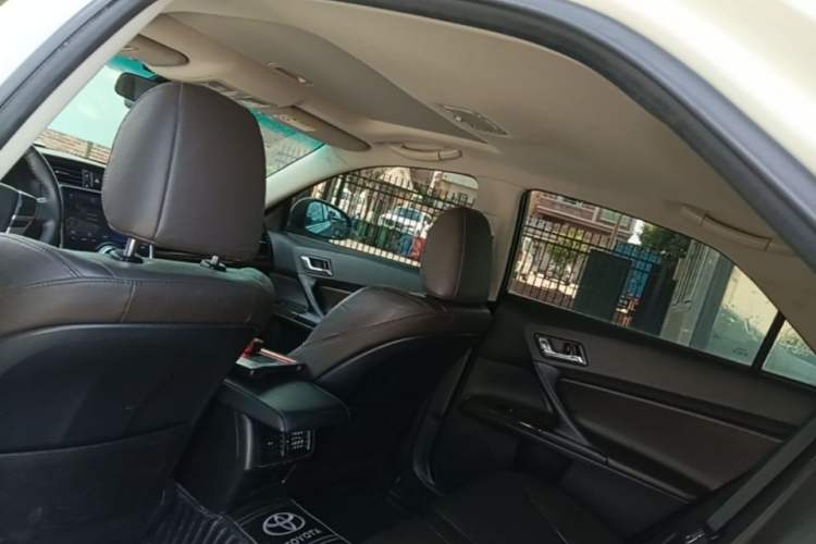 Used Toyota Reiz 2013 2.5V Elite Edition Headliner