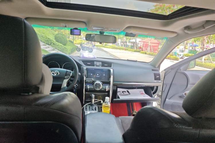 Used Toyota Reiz 2013 2.5V Shangrui Edition Headliner