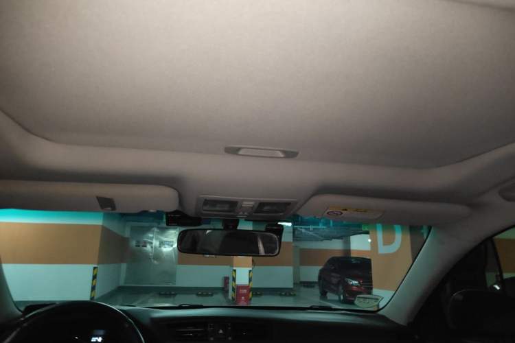 Used Toyota Reiz 2013 2.5V Shangrui Edition Headliner