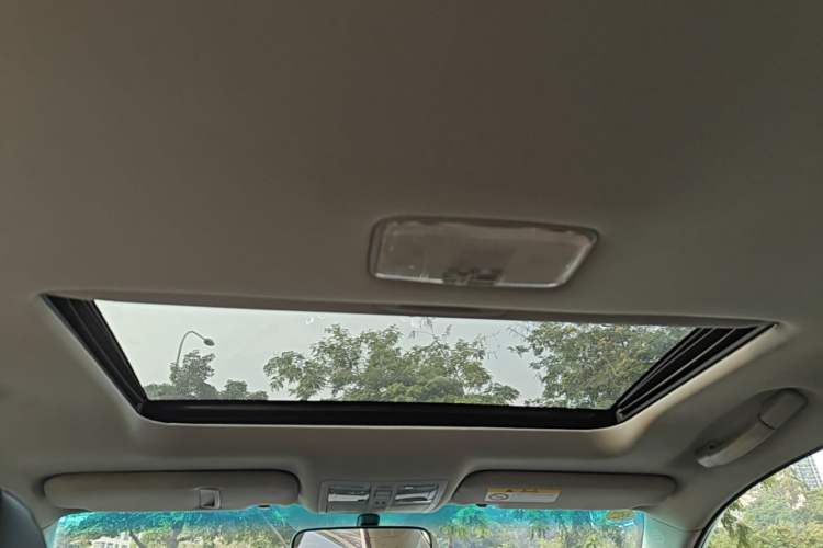 Used Toyota Reiz 2013 2.5V Elite Edition Headliner