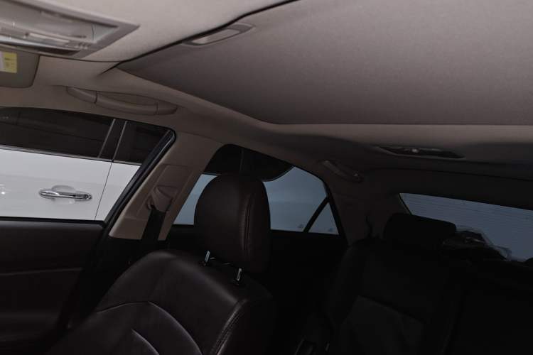 Used Toyota Reiz 2013 2.5V Elite Edition Headliner