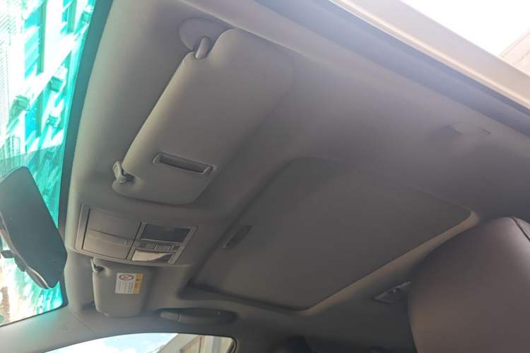 Used Toyota Reiz 2013 2.5V Elite Edition Headliner