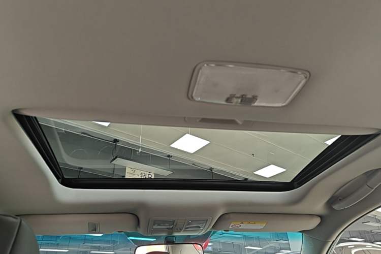 Used Toyota Reiz 2013 2.5V Elite Edition Headliner