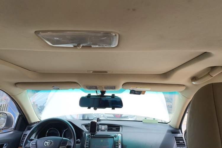Used Toyota Reiz 2013 2.5V Elite Edition Headliner