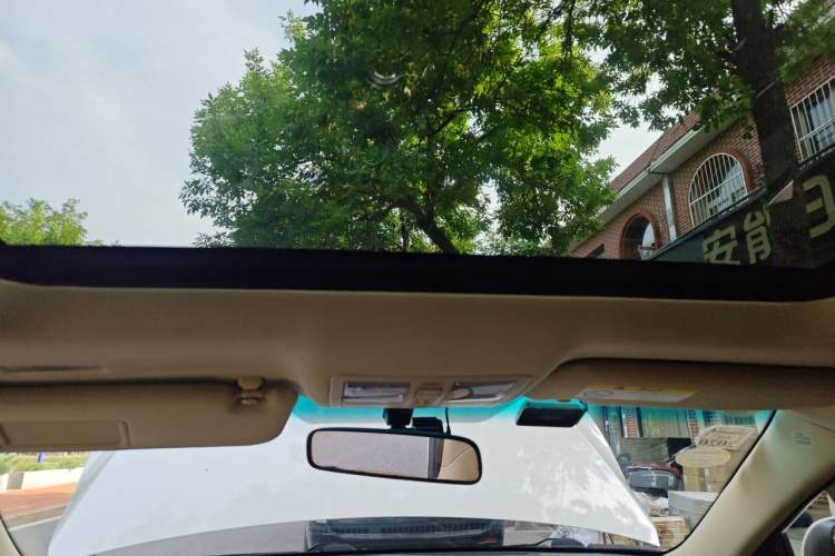 Used Toyota Reiz 2013 2.5V Elite Edition Headliner
