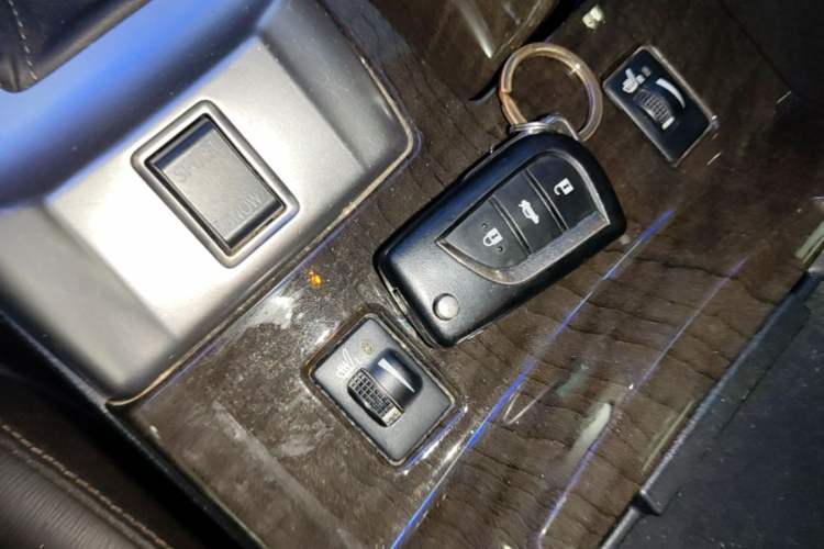 Used Toyota Reiz 2013 2.5V Shangrui Edition Interior 1