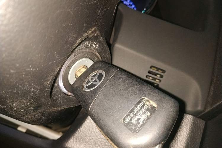 Used Toyota Reiz 2013 2.5V Elite Edition Interior 1
