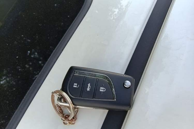Used Toyota Reiz 2013 2.5V Elite Edition Interior 1