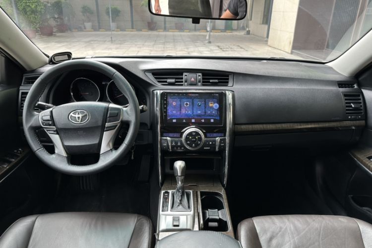 Used Toyota Reiz 2013 2.5V Elite Edition Interior 1