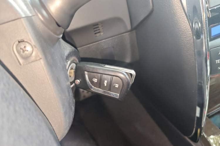 Used Toyota Reiz 2013 2.5V Shangrui Edition Interior 1