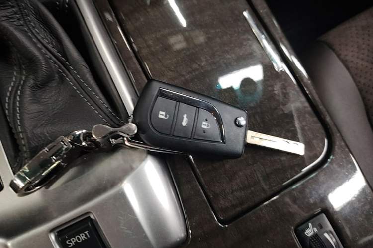 Used Toyota Reiz 2013 2.5V Shangrui Edition Interior 1