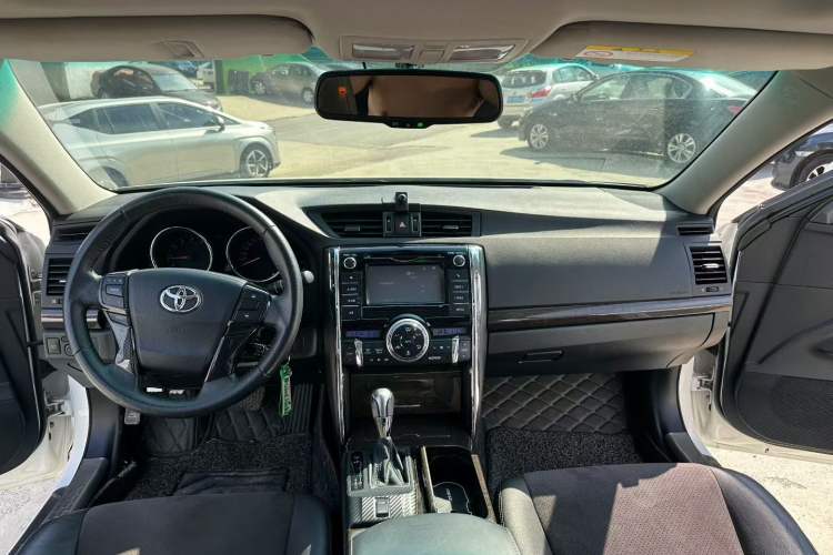 Used Toyota Reiz 2013 2.5V Shangrui Edition Interior 1