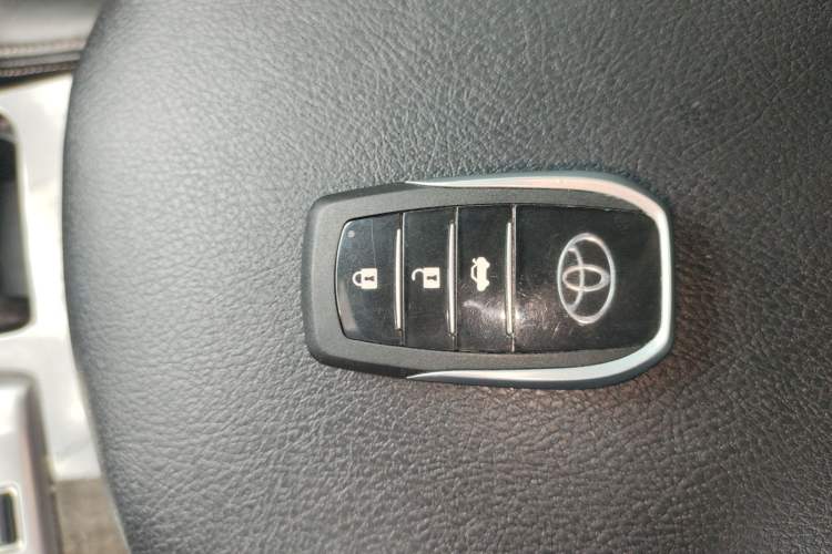 Used Toyota Reiz 2013 2.5S Elite Edition Interior 1