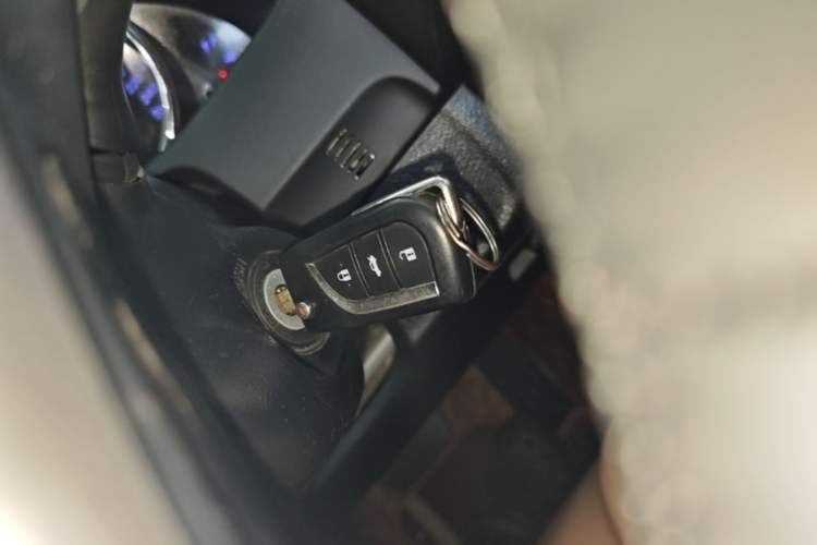 Used Toyota Reiz 2013 2.5V Elite Edition Interior 1
