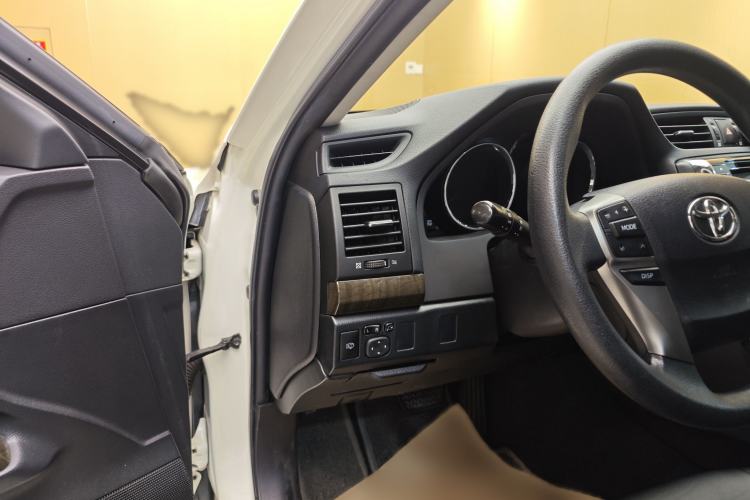 Used Toyota Reiz 2013 2.5S Elite Edition Interior 11