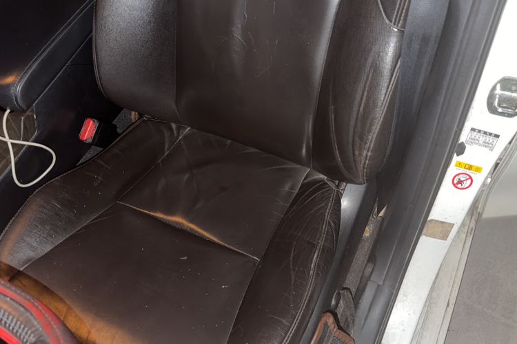 Used Toyota Reiz 2013 2.5V Elite Edition Interior 2