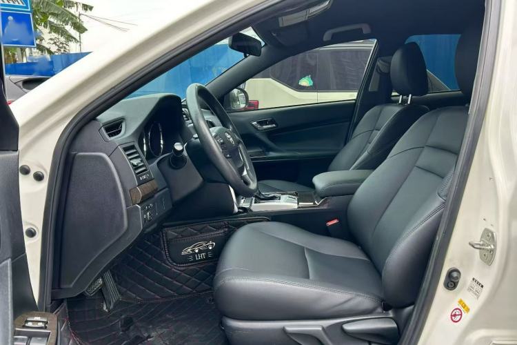 Used Toyota Reiz 2013 2.5S Elite Edition Interior 2