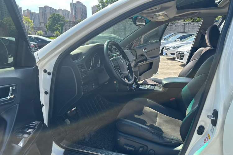 Used Toyota Reiz 2013 2.5V Shangrui Edition Interior 2