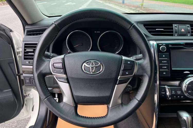 Used Toyota Reiz 2013 2.5V Shangrui Edition Interior 2