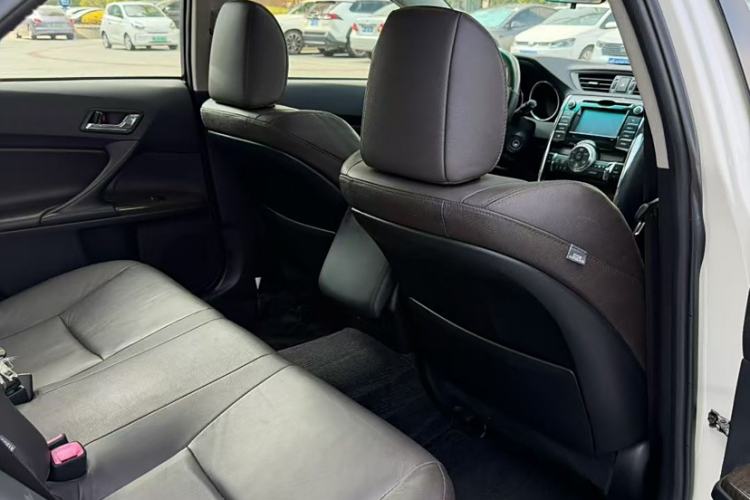 Used Toyota Reiz 2013 2.5V Elite Edition Interior 3