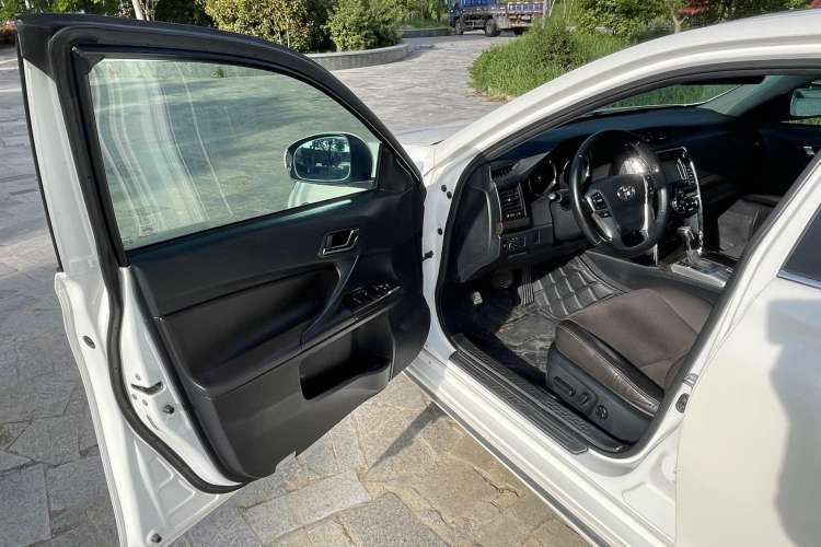 Used Toyota Reiz 2013 2.5V Shangrui Edition Interior 3