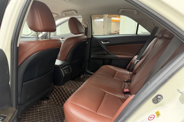 Used Toyota Reiz 2013 2.5S Elite Edition Interior 3