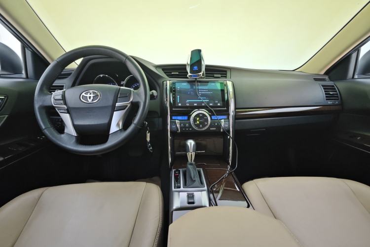 Used Toyota Reiz 2013 2.5V Elite Edition Interior 4