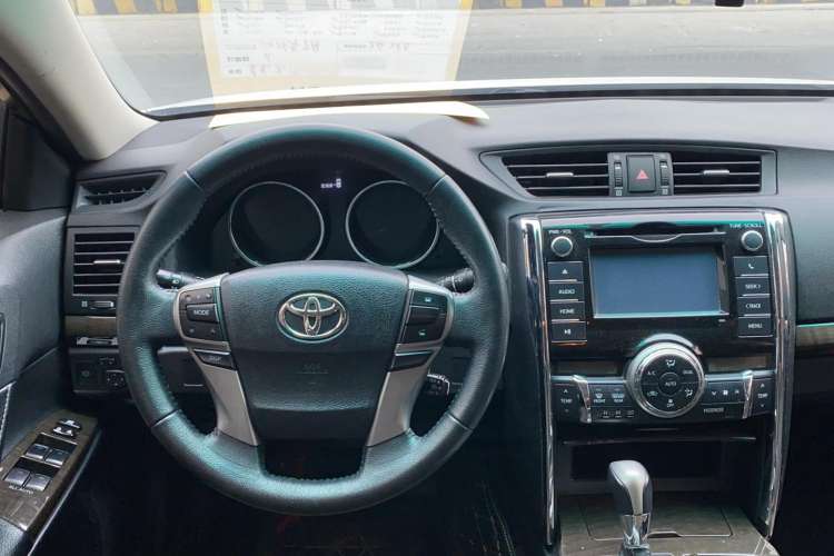Used Toyota Reiz 2013 2.5V Shangrui Edition Interior 4