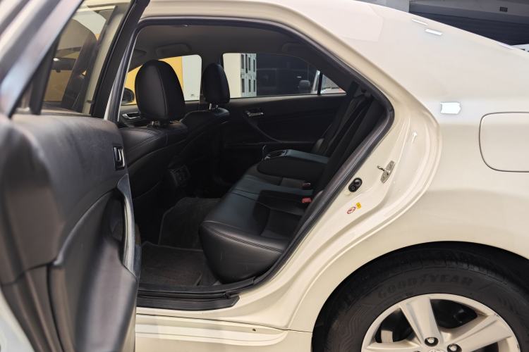 Used Toyota Reiz 2013 2.5S Elite Edition Interior 4
