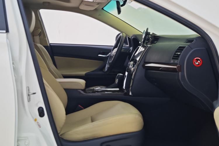 Used Toyota Reiz 2013 2.5V Elite Edition Interior 5