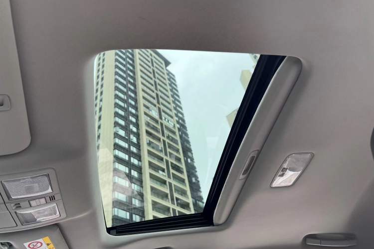 Used Toyota Reiz 2013 2.5V Shangrui Edition Interior 5