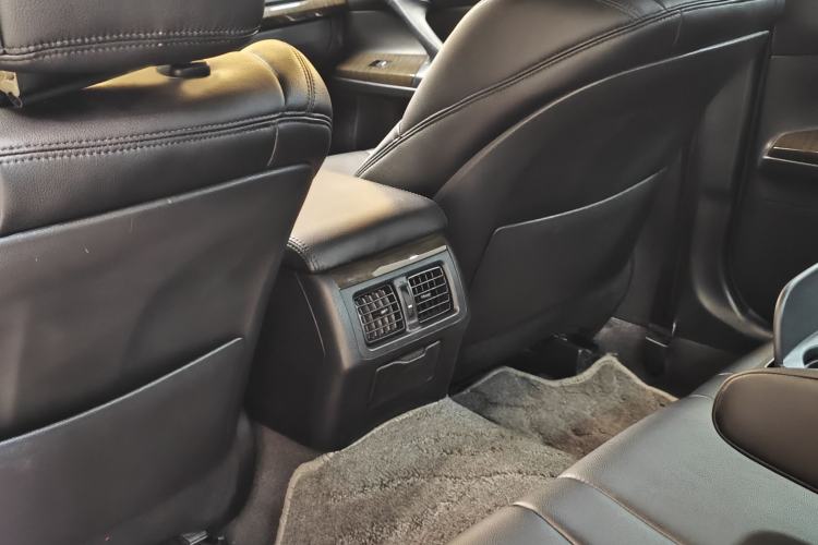 Used Toyota Reiz 2013 2.5S Elite Edition Interior 5