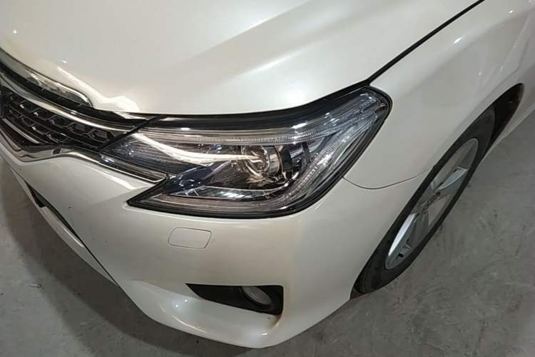 Used Toyota Reiz 2013 2.5V Elite Edition Left Front Headlight