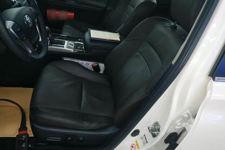 Used Toyota Reiz 2013 2.5V Elite Edition Left Front Seat