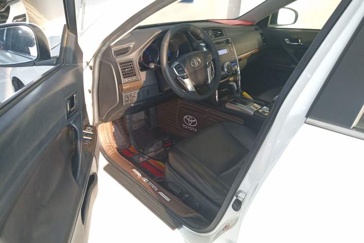 Used Toyota Reiz 2013 2.5V Elite Edition Left Front Seat