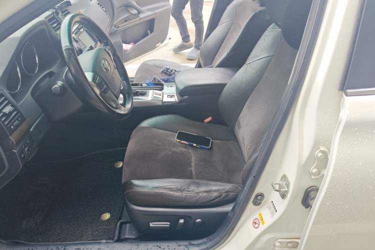 Used Toyota Reiz 2013 2.5V Shangrui Edition Left Front Seat