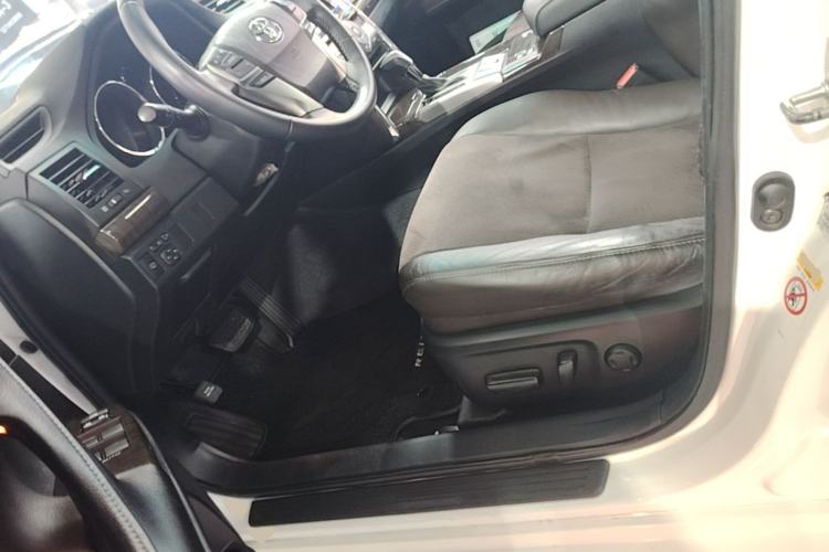 Used Toyota Reiz 2013 2.5V Shangrui Edition Left Front Seat