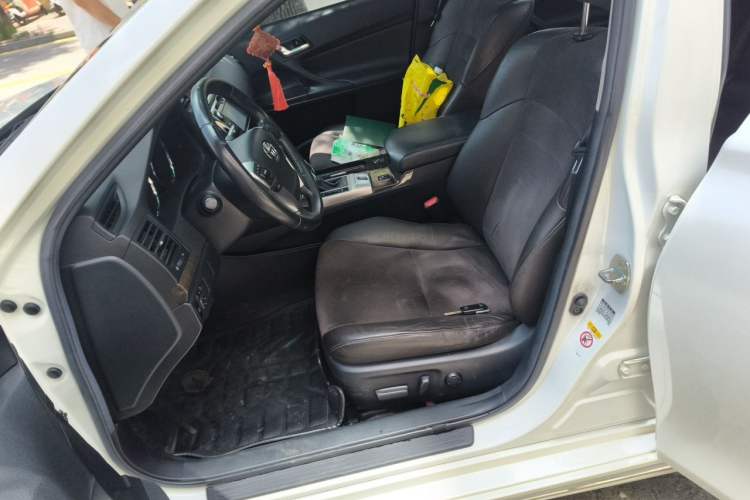Used Toyota Reiz 2013 2.5V Luxury Navigation Edition Left Front Seat