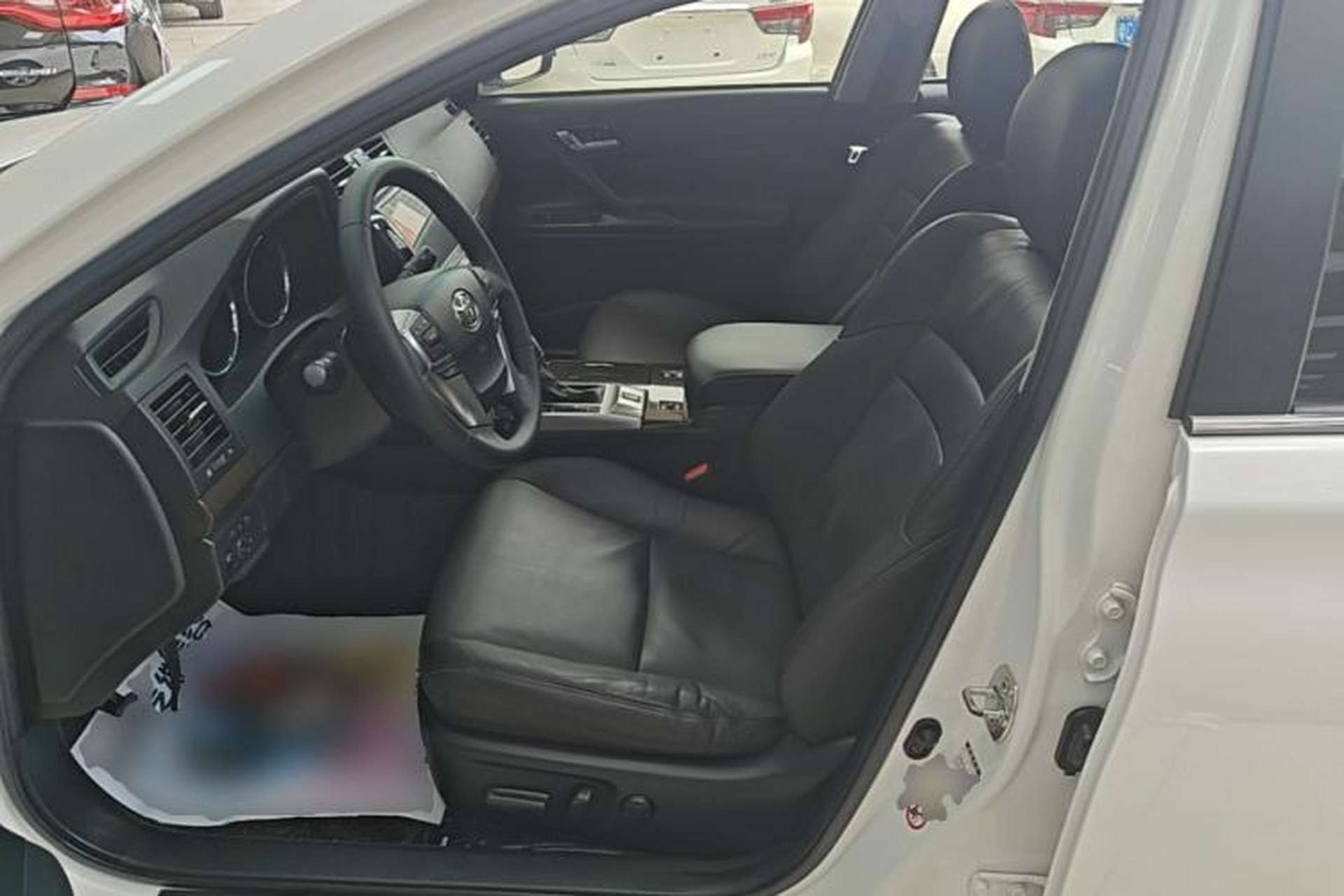 Used Toyota Reiz 2013 2.5V Elite Edition Left Front Seat