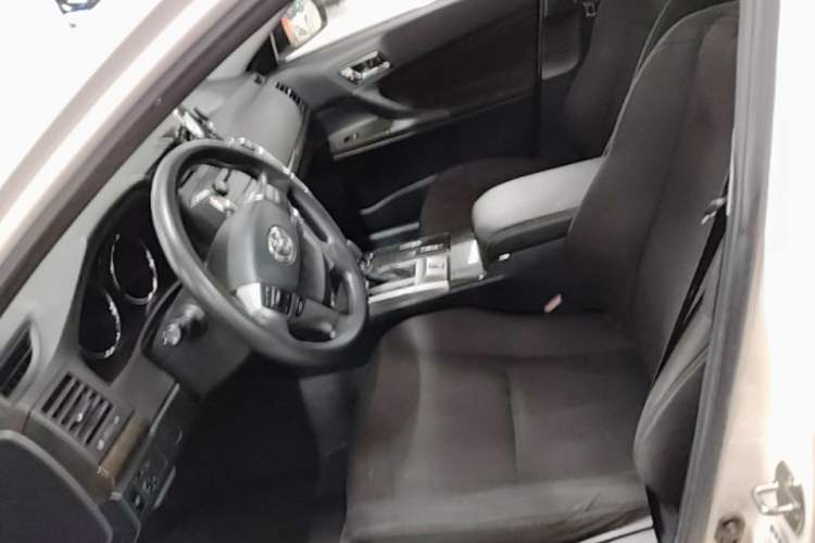 Used Toyota Reiz 2013 2.5S Elite Edition Left Front Seat