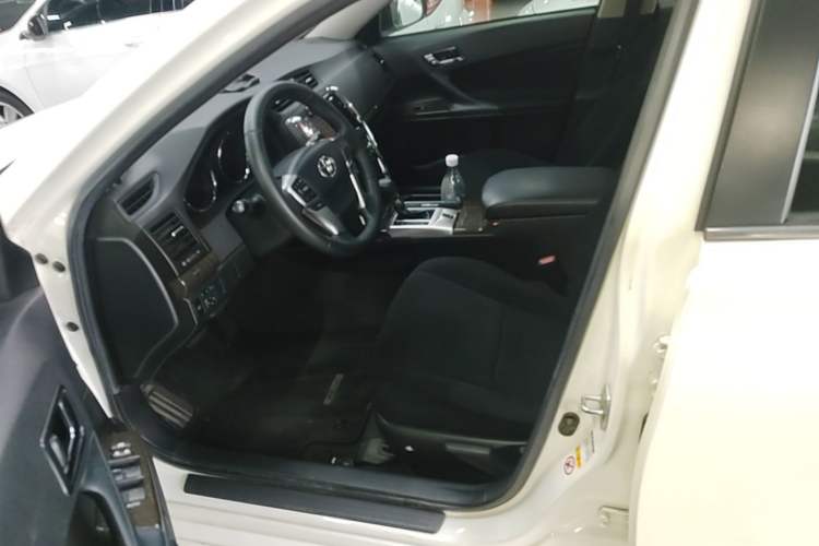Used Toyota Reiz 2013 2.5S Elite Edition Left Front Seat
