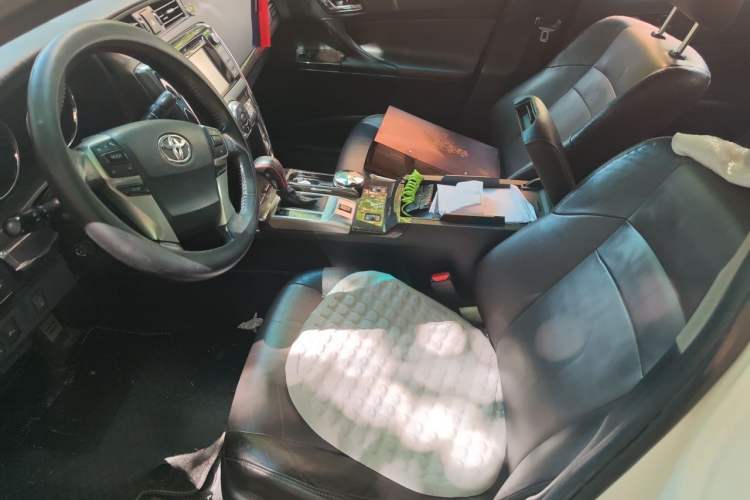 Used Toyota Reiz 2013 2.5V Luxury Navigation Edition Left Front Seat
