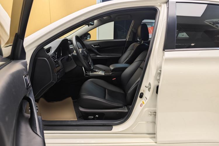 Used Toyota Reiz 2013 2.5S Elite Edition Left Front Seat