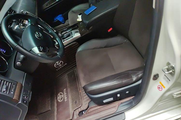 Used Toyota Reiz 2013 2.5V Shangrui Edition Left Front Seat